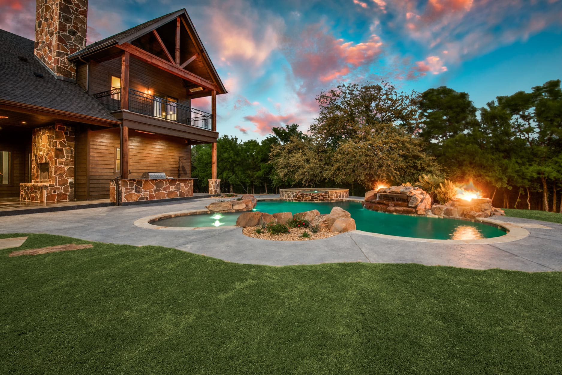 Custom pool with water features North Texas — J C Boyd Custom Builders